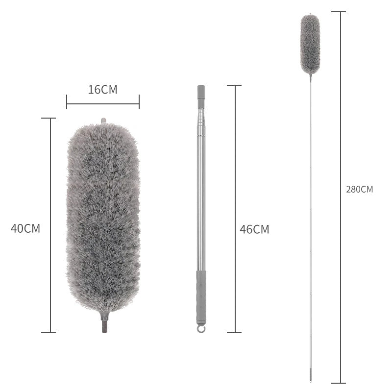 Gambar ini menampilkan tiga komponen kemoceng secara terpisah, menunjukkan dimensinya:
Kepala kemoceng microfiber: Terletak di sisi kiri, berwarna abu-abu, dengan dimensi panjang 40 cm dan lebar 16 cm.
Gagang teleskopik (terlipat): Terletak di bagian tengah, berwarna perak, dengan panjang 46 cm saat terlipat.
Gagang teleskopik (terentang penuh) dengan kepala kemoceng: Terletak di sisi kanan, menunjukkan kemoceng dalam keadaan terpasang dan terentang penuh hingga panjang 280 cm.
Gambar ini secara keselur