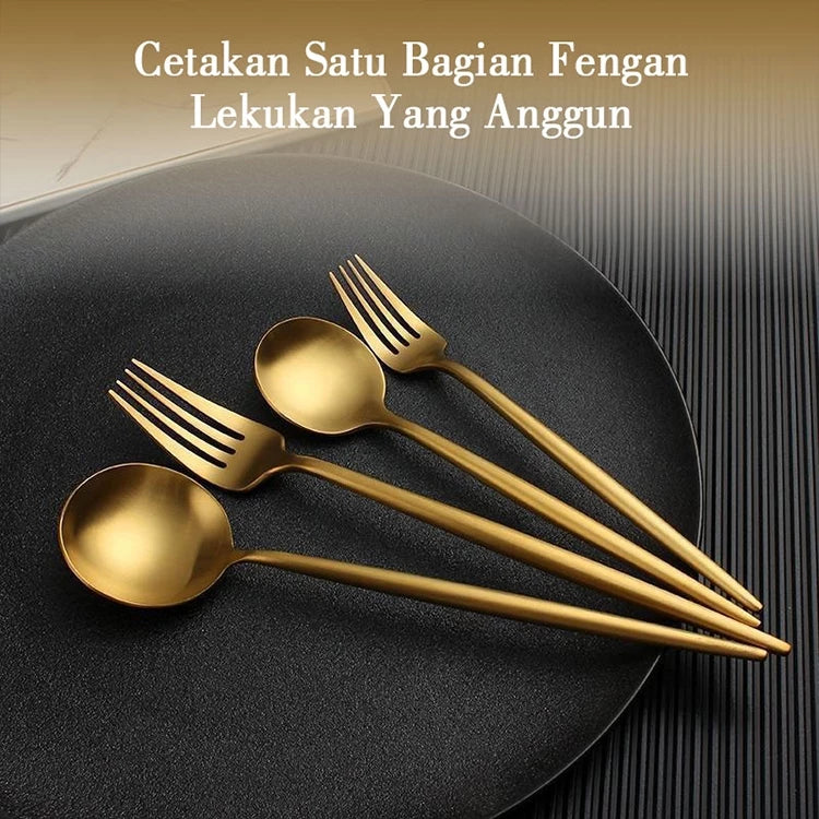 
Empat sendok dan garpu berwarna emas diletakkan di atas piring hitam matte, dengan teks "Cetakan Satu Bagian Fengan Lekukan Yang Anggun" di bagian atas.